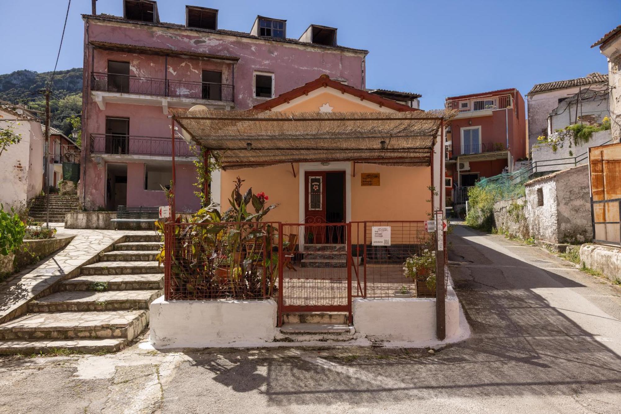 The Village Cottage - Benitses بينيتسيس المظهر الخارجي الصورة