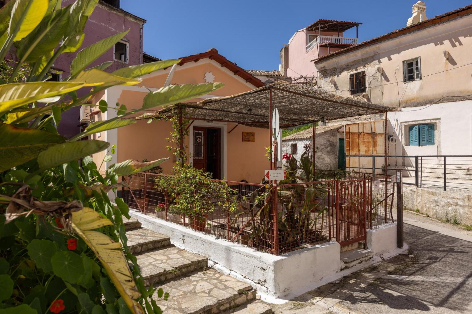 The Village Cottage - Benitses بينيتسيس المظهر الخارجي الصورة
