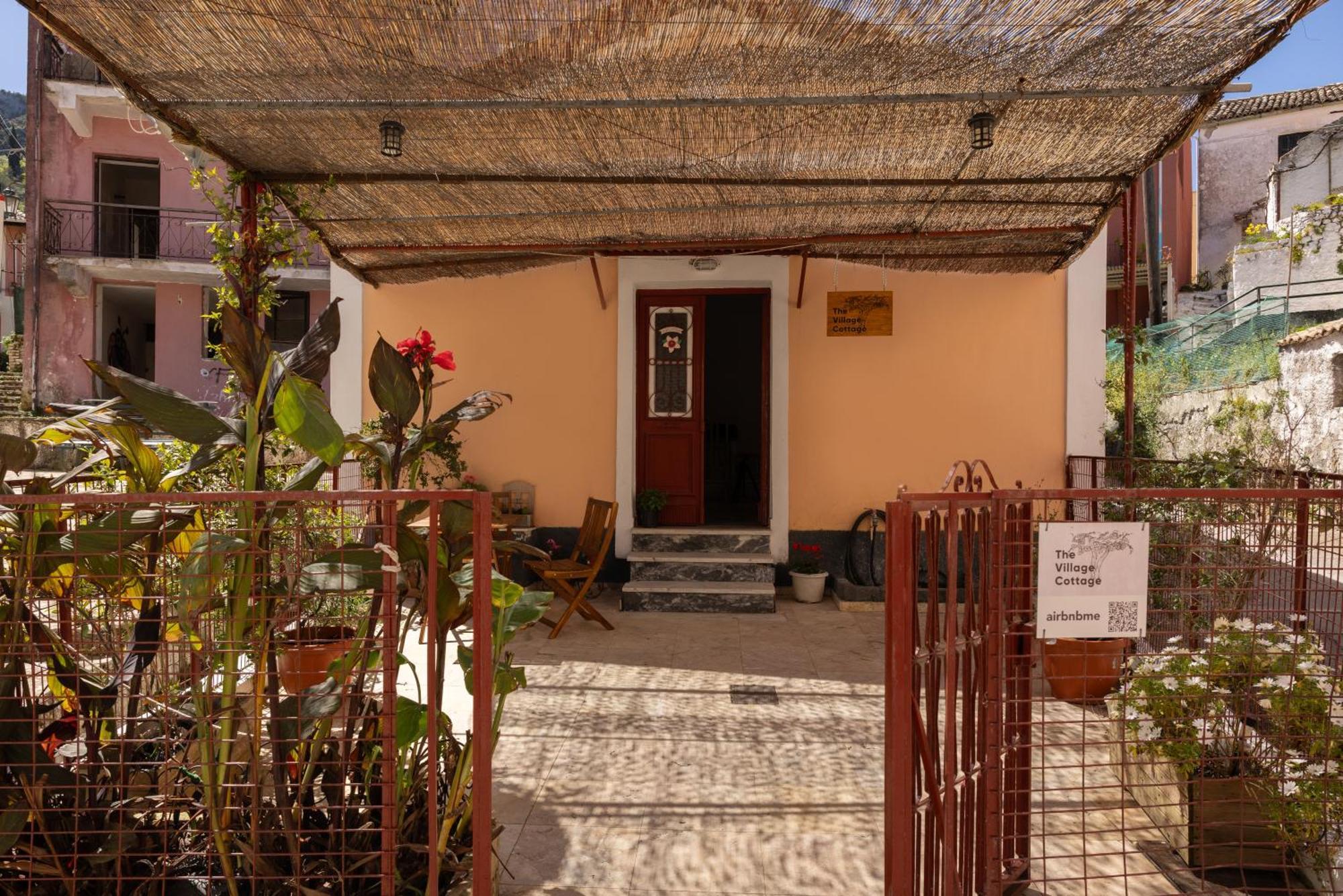 The Village Cottage - Benitses بينيتسيس المظهر الخارجي الصورة
